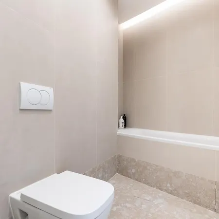 Rootsone I 1 Bedroom W Parking Apartment
