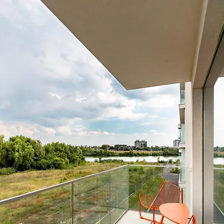 Rootsone I 1 Bedroom W Parking Apartment *
